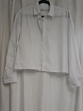 Rebecca Minkoff White Cropped Button-Up Shirt with Hem Studs